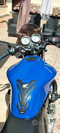 Hornet 600 