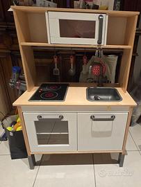 Cucina per bambini in legno