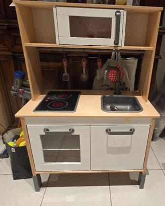 Cucina per bambini in legno
