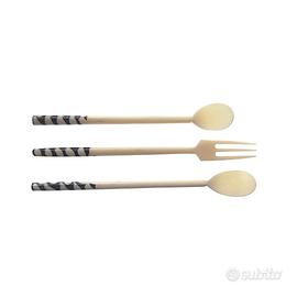 Set di forchetta e due cucchiai