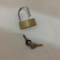 Catenteccio con due chiave