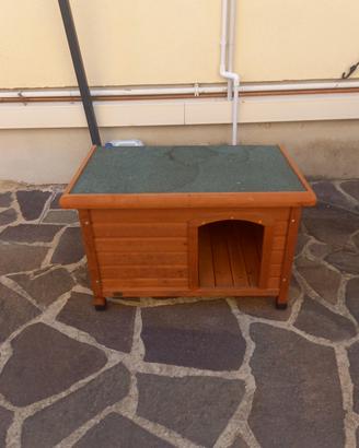 Cuccia da esterno in legno per cani