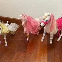 unicorno cavallo alato e cavallo barbie