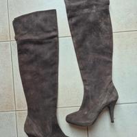 Stivale alto in camoscio marrone
