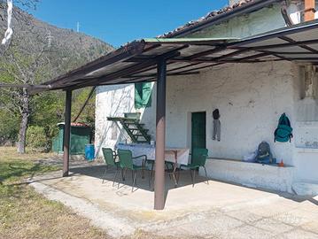 cascina con posta da caccia