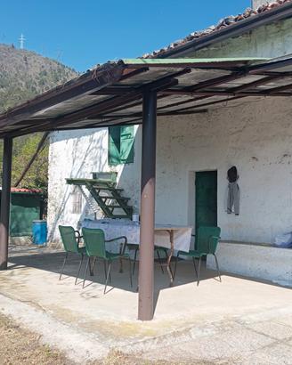 cascina con posta da caccia