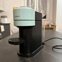 Macchinetta del caffè nespresso vertuo next