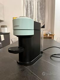 Macchinetta del caffè nespresso vertuo next