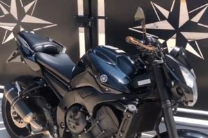 moto Yamaha fz8