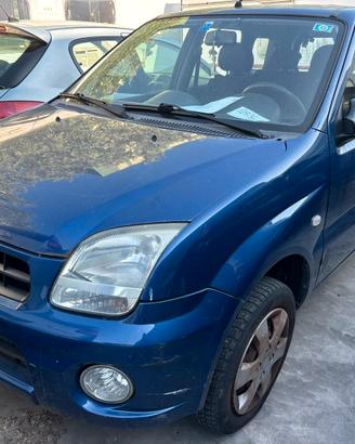 SUBARU JUSTY per ricambi usati