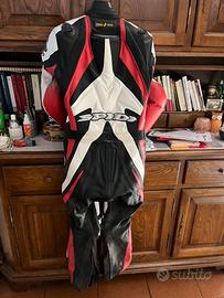 tuta da moto in pelle a marchio Spidi