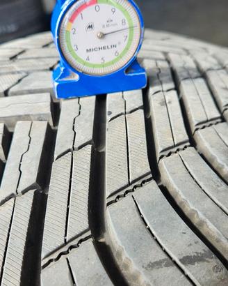 Treno di pneumatici nuovi 255/45ZR19 104W