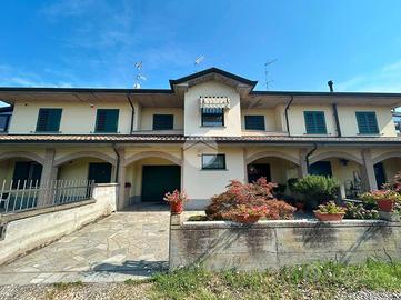 VILLA A SCHIERA A TORRE BERETTI E CASTELLARO