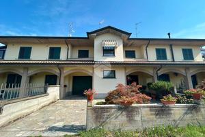 VILLA A SCHIERA A TORRE BERETTI E CASTELLARO