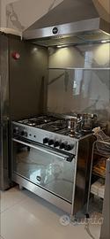 Cucina a gas e cappa marca GERMANA