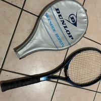 una racchetta da tennis Dunlop McEnroe
