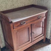 madia antica con piano in marmo