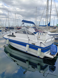 Barca a motore - Bayliner 2150 Ciera