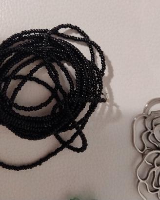 tessuto per stola, bigiotteria e perline