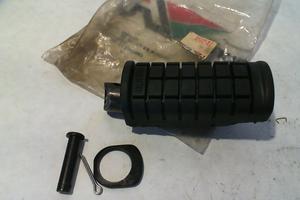 PEDANA POGGIAPIEDI DESTRA TUAREG 50 WIND APRILIA 8