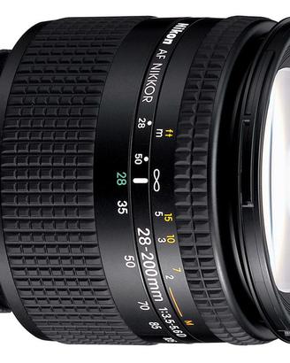 nikon 28 200 come nuovo Leggi