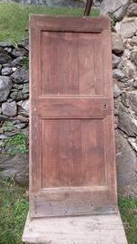 antico portone in legno 