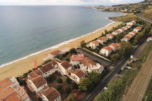 Fronte Mare e sulla Spiaggia D'oro