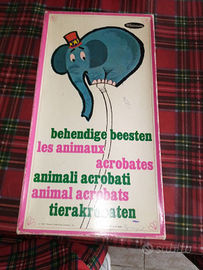 Gioco animali acrobatici