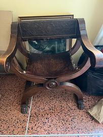Due poltroncine antiche