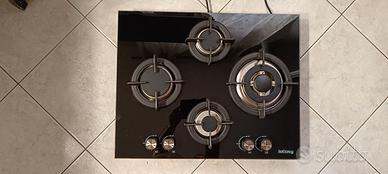 Piano cottura a gas  con 4 fuochi