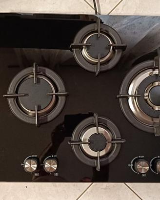 Piano cottura a gas  con 4 fuochi