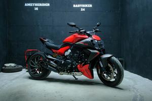 Diavel v4 