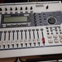 Audio workstation YAMAHA AV1600 mixer digitale