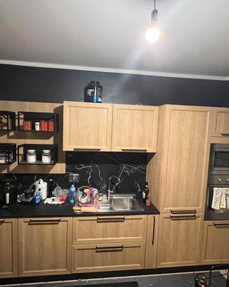  Cucina moderna nero e mogano
