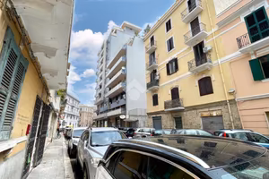 2 LOCALI A BARI