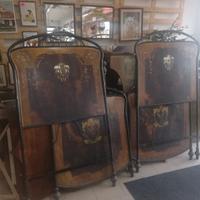 Coppia di vecchi letti in ferro battuto dipinti