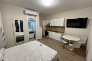 Monolocale appena ristrutturato con mobilio nuovo