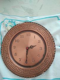 Ologio da parete analogico interamente in rame