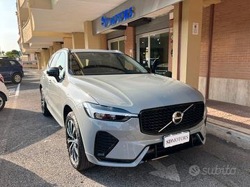 Volvo XC60 2.0 b4 Plus Dark auto *Promo SD 2026*