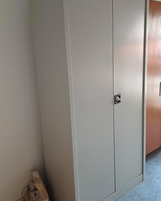 Armadio in metallo  come da foto 