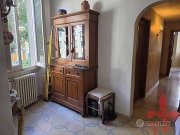 Appartamento di 109 m² con più di 5 locali a Firen