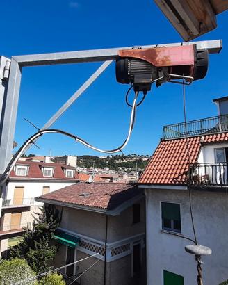 Braccio a bandiera per paranco e verricello 