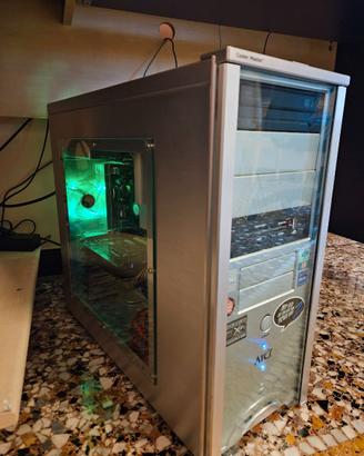 Computer completo, postazione fissa