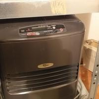 Stufa Tosai a combustibile liquido