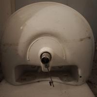 Due lavandini bagno-sospesi