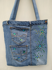 Borsa jeans con ricami di cristalli e paillettes