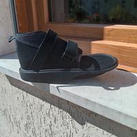 Scarpa sanitaria per alluce valgo