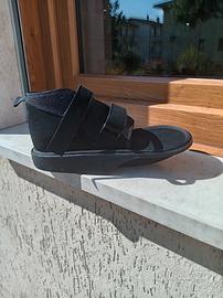 Scarpa sanitaria per alluce valgo