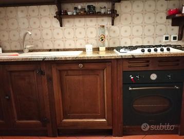 Cucina in legno massello