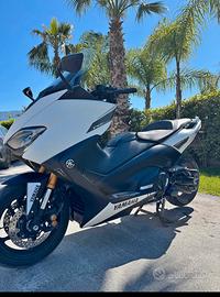 Tmax 530 DX